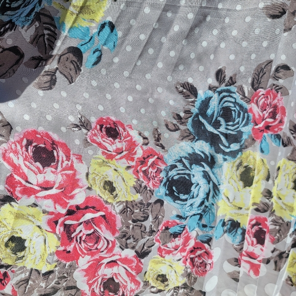 Grey polka dot floral skirt - Picture 3 of 3